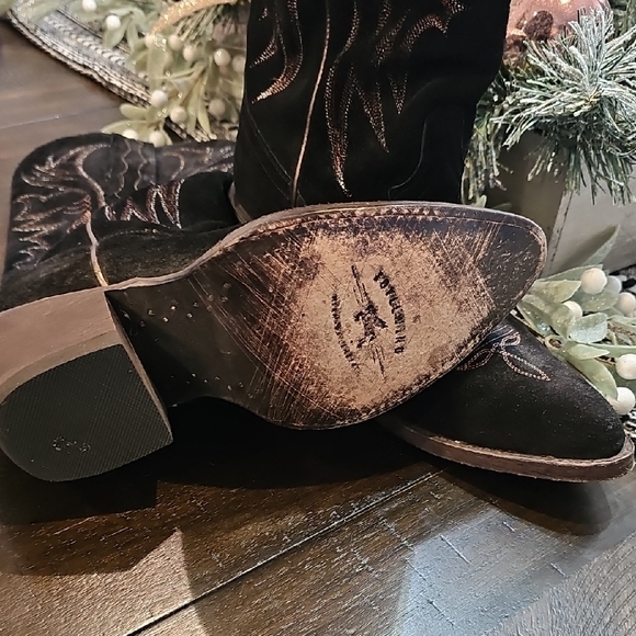 Black Western Cowboy Boots - Picture 3 of 5